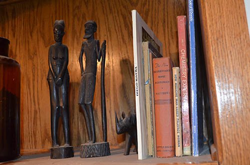 Property photo 77 - Personal Property Auction, Tractor & Implements, Cars, Lawn & Garden, Hunting & Fishing, Guns, Antiques & Collectibles, Household